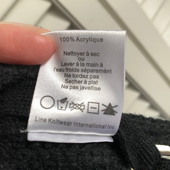 John + Jenn Cherie V-Neck Sweater Lace Up Sides Medium Black Knit Sweater - Picture 7 of 8